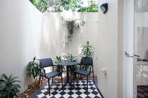 Funky Inner West Studio With Private Patio - Accommodation Bookings 3
