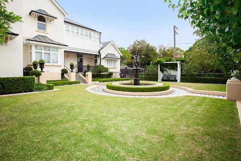 Funky Inner West Studio With Private Patio - Accommodation Bookings 4