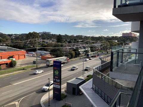Furnished 2 BR/2 Baths Apartment At MCity Clayton - Accommodation Bookings 0