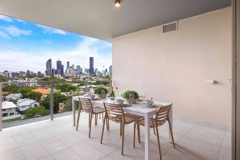 Gabba Oasis:Luxury 3BRM Apt Pool - Accommodation Bookings 3
