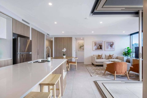 Gabba Oasis:Luxury 3BRM Apt Pool - Accommodation Bookings 4