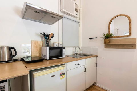 Gawler Townhouses 1C , 1 Queen Bed - Accommodation Bookings 4