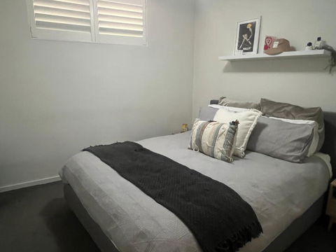 Glen Iris Gem - Modern Apartment With Car Park - Accommodation Bookings 1