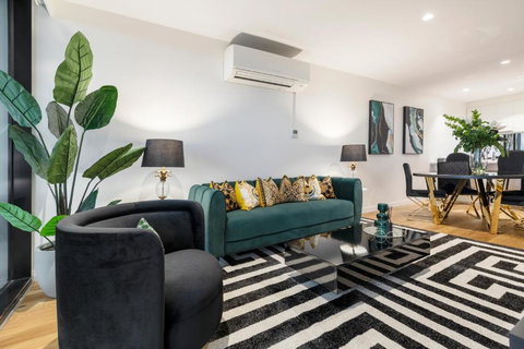 Glitz & GlamourHeart Of Southbank2 Car Parks - Accommodation Bookings 1