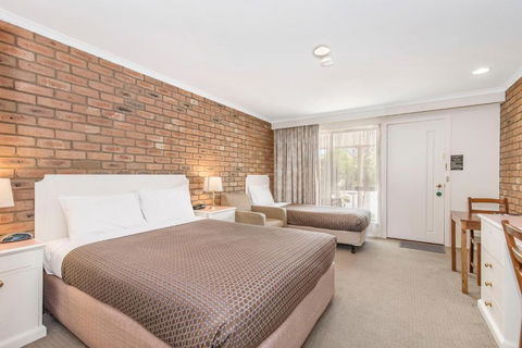 Golden Square Motor Inn - Accommodation Bookings 3