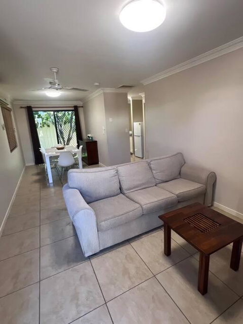 Fully Furnished Modern Unit In Centre Of City - Accommodation Bookings 1