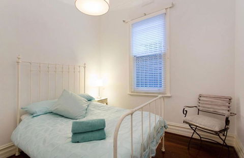 Gorgeous Subiaco Cottage - Accommodation Bookings 4