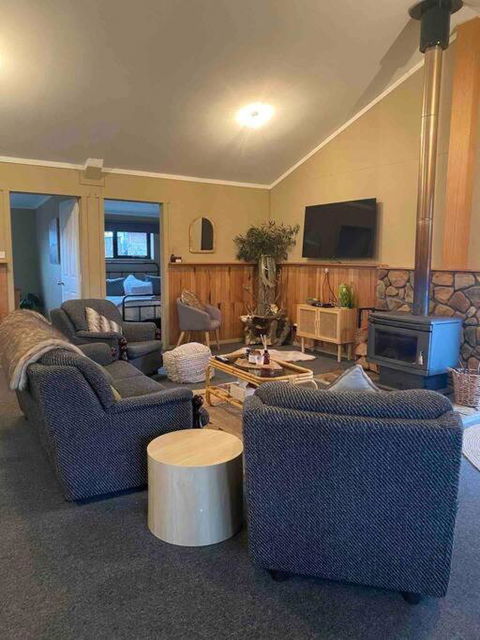 Great Lakes Wilderness Three Bedroom Home - Accommodation Bookings 0