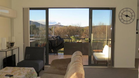 GREENWAY WATERS 2 Bed Apartment - Accommodation Bookings 3