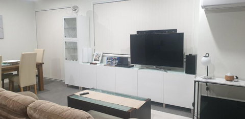 GREENWAY WATERS 2 Bed Apartment - Accommodation Bookings 4