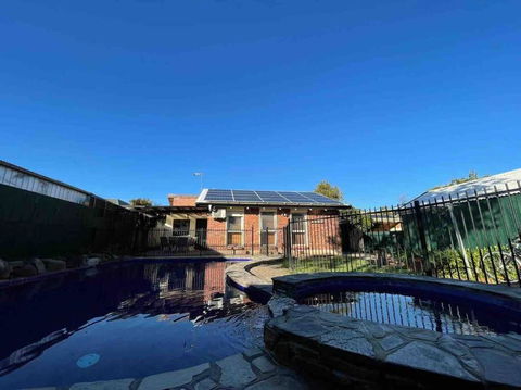 Group House With Views Of The Salt Pool And Spa - Accommodation Bookings 1