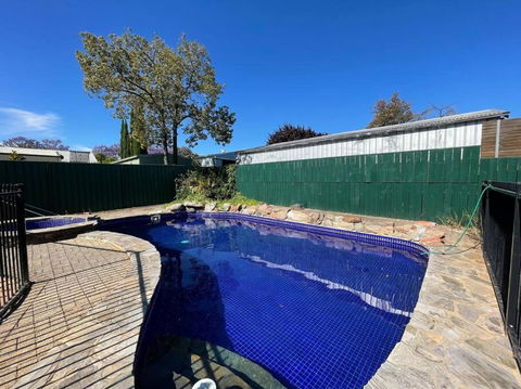 Group House With Views Of The Salt Pool And Spa - Accommodation Bookings 3