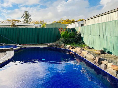 Group House With Views Of The Salt Pool And Spa - Accommodation Bookings 4