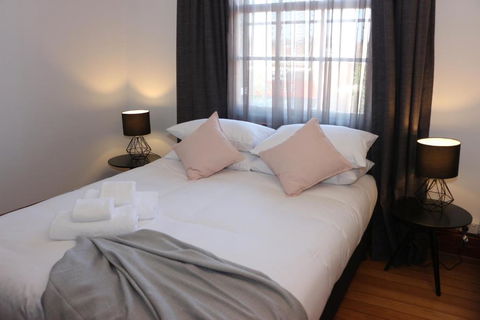 Guildford Hotel - Accommodation Bookings 4