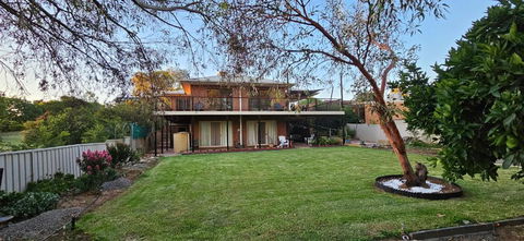 Gungurru - Accommodation Bookings 2