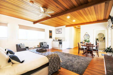 Hahndorf Lodge Pioneer Suite - Main Street Hahndorf On Site Secure Parking - Accommodation Bookings 2