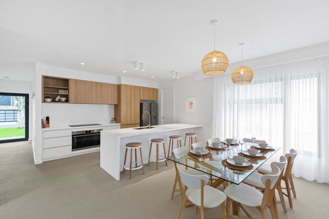 Hamilton By The Bay 6 Newly Built - Accommodation Bookings 3