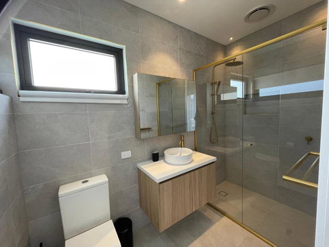 Hamilton By The Bay 6 Newly Built - Accommodation Bookings 2