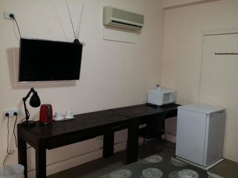 Hampton Court Apartments - Accommodation Bookings 2