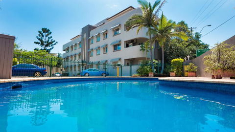Hampton Court Apartments - Accommodation Bookings 0
