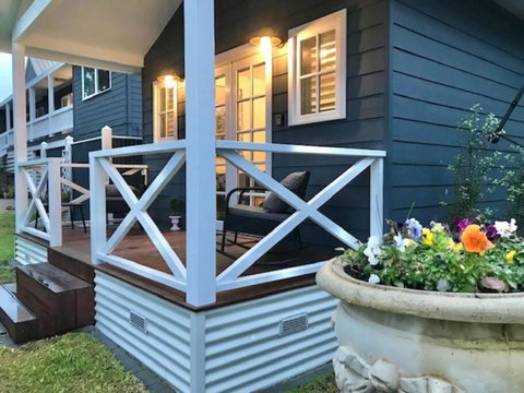 Hamptons In Rye Green Cottage 3 Mins To Hot Springs! - Accommodation Bookings 0