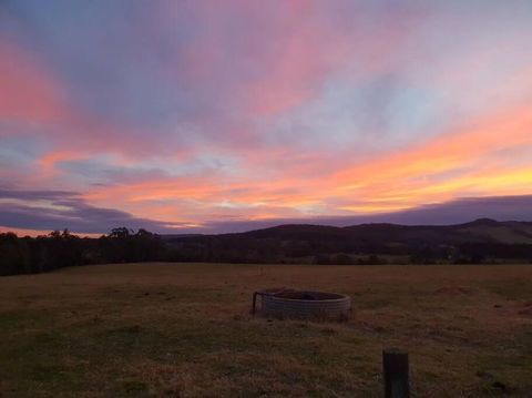 Handsome Hills Dairy Retreat - Accommodation Bookings 1