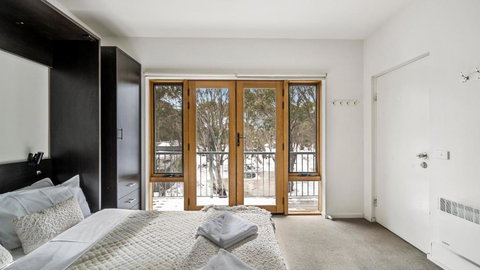 Hangar - Accommodation Bookings 0