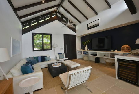 Hapuka - Luxury Villa With Stunning Views On Murphy St - Accommodation Bookings 2