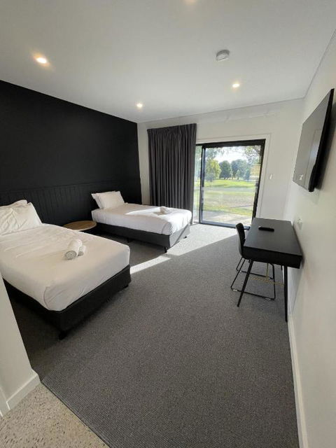 Harden Country Club Motel - Accommodation Bookings 0