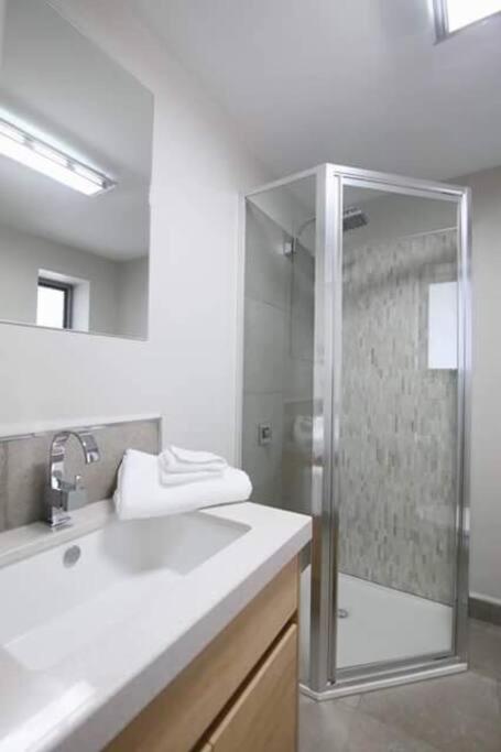 Haven House - River Edge Apartment - Accommodation Bookings 3