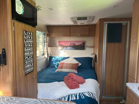 Heated Caravan With All The Trimmings - Accommodation Bookings 0