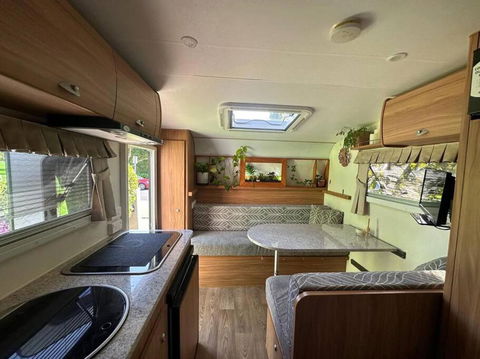 Heated Caravan With All The Trimmings - Accommodation Bookings 2