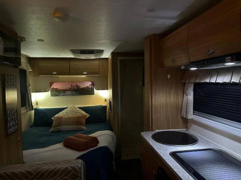 Heated Caravan With All The Trimmings - Accommodation Bookings 3