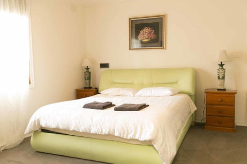 Hawthorn Holiday House - Accommodation Bookings 1