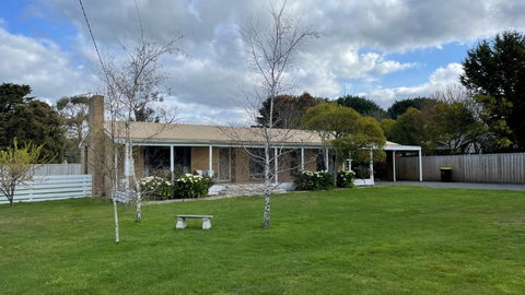 Heart Of Romsey - Central Location & Pet Friendly - Accommodation Bookings 0