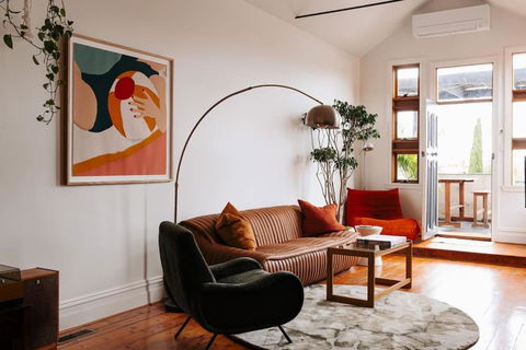 Henry Home - Accommodation Bookings 0