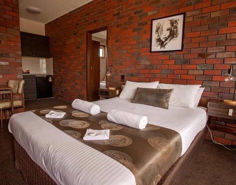 Hi Way Eight Motor Inn - Accommodation Bookings 3