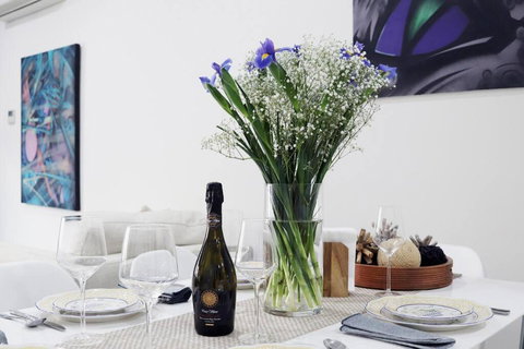 Hidden Gem Apartments By Ready Set Host - Accommodation Bookings 3