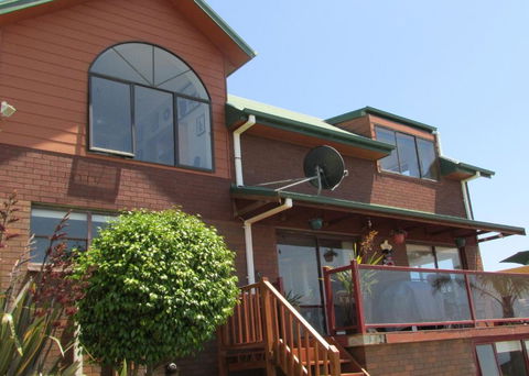 High On Penguin - Accommodation Bookings 3
