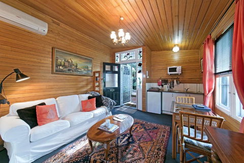 Hillside Country Retreat - Accommodation Bookings 0