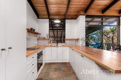 Historical Cottage In The Hills - Accommodation Bookings 3