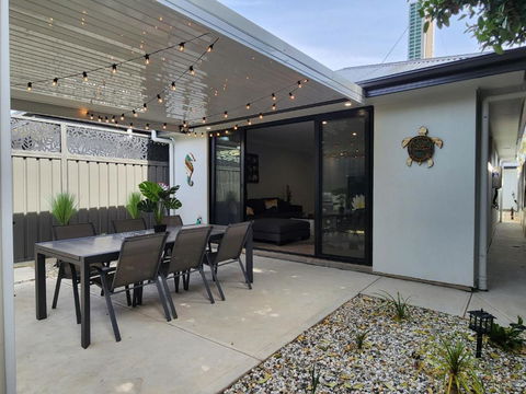 Holiday At The Beach, Spa Bath, King Bed With TV - Accommodation Bookings 0