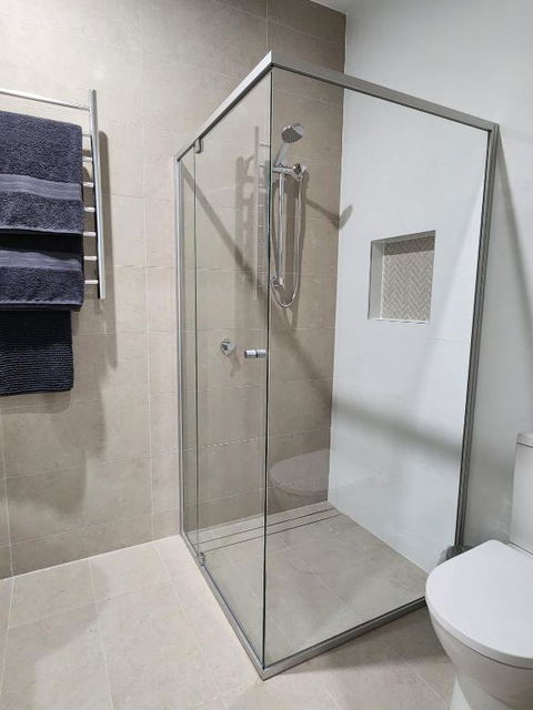 Holiday At The Beach, Spa Bath, King Bed With TV - Accommodation Bookings 2