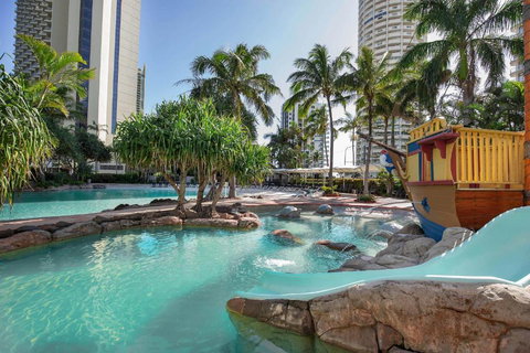 Holiday Holiday Crown Towers - Accommodation Bookings 3
