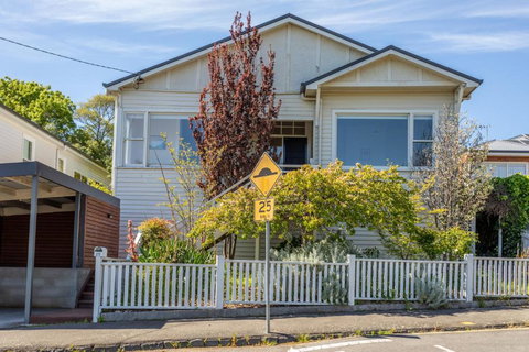 Hollybrooke Cottage, East Launceston - Accommodation Bookings 0