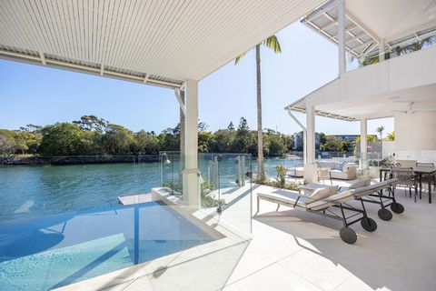 Iluka, Luxurious Riverfront Retreat - Accommodation Bookings 2