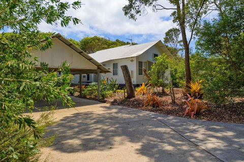 Ibis 15 - Accommodation Bookings 1