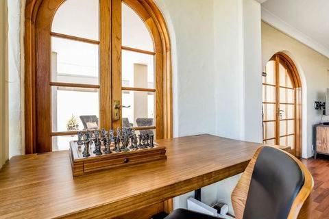 Inner City Pad Indooroopilly - Accommodation Bookings 1