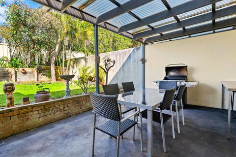 Home Away From Home At Corlette - Accommodation Bookings 2