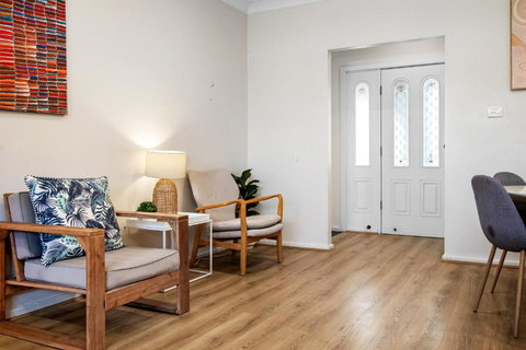 Home In Waratah - Accommodation Bookings 2
